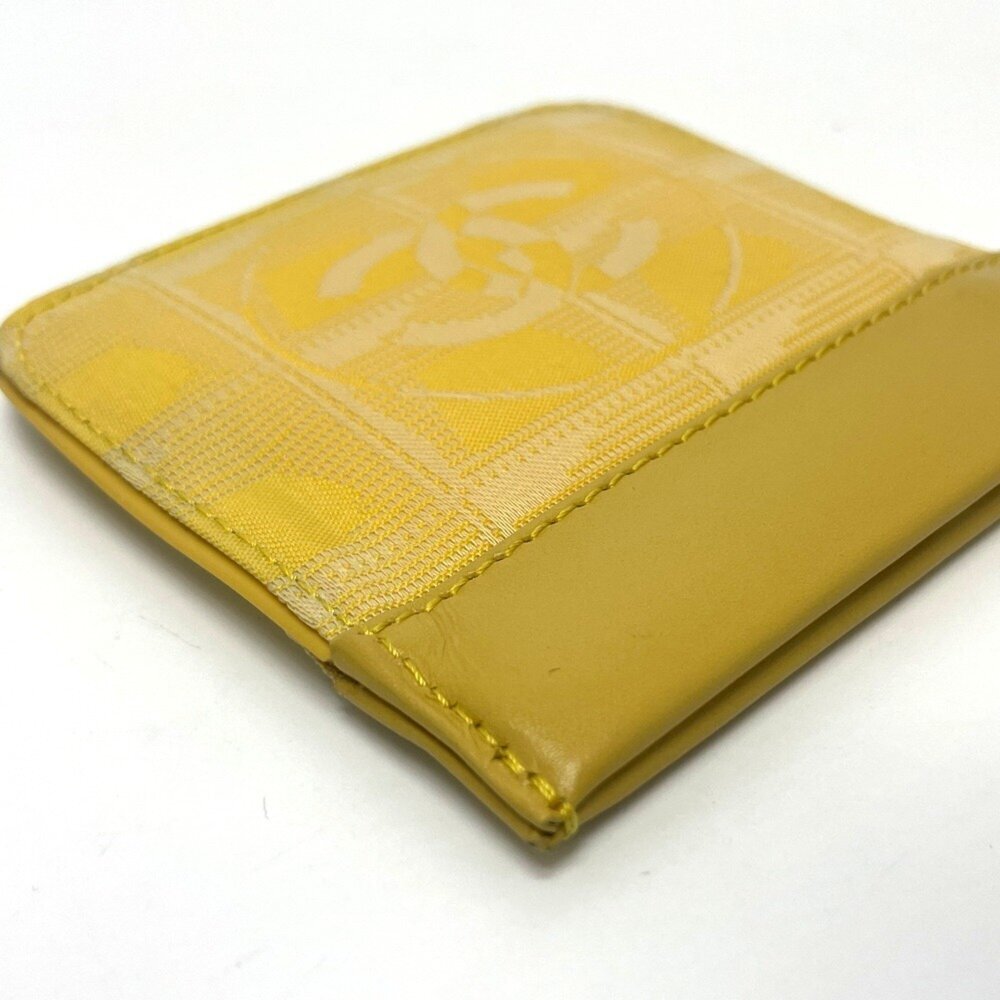 CHANEL Authentic Yellow Leather Logo Wallet - Picture 5 of 9